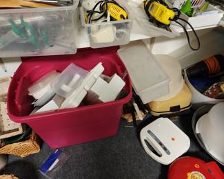 Kitchen Tupperware - Plastics