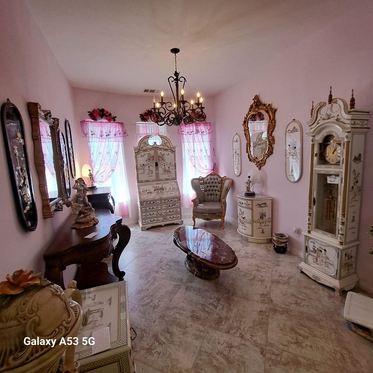 Italian Collectibles Estate Sale in Temecula starts on 5/3/2024