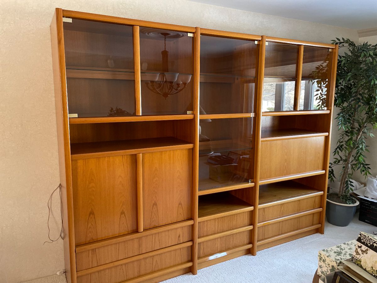 Three piece breakfront