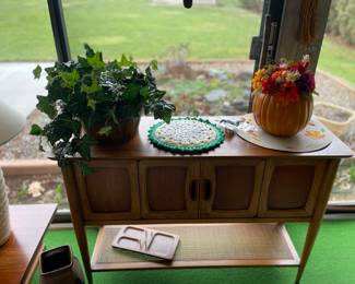 Lane buffet
Excellent condition