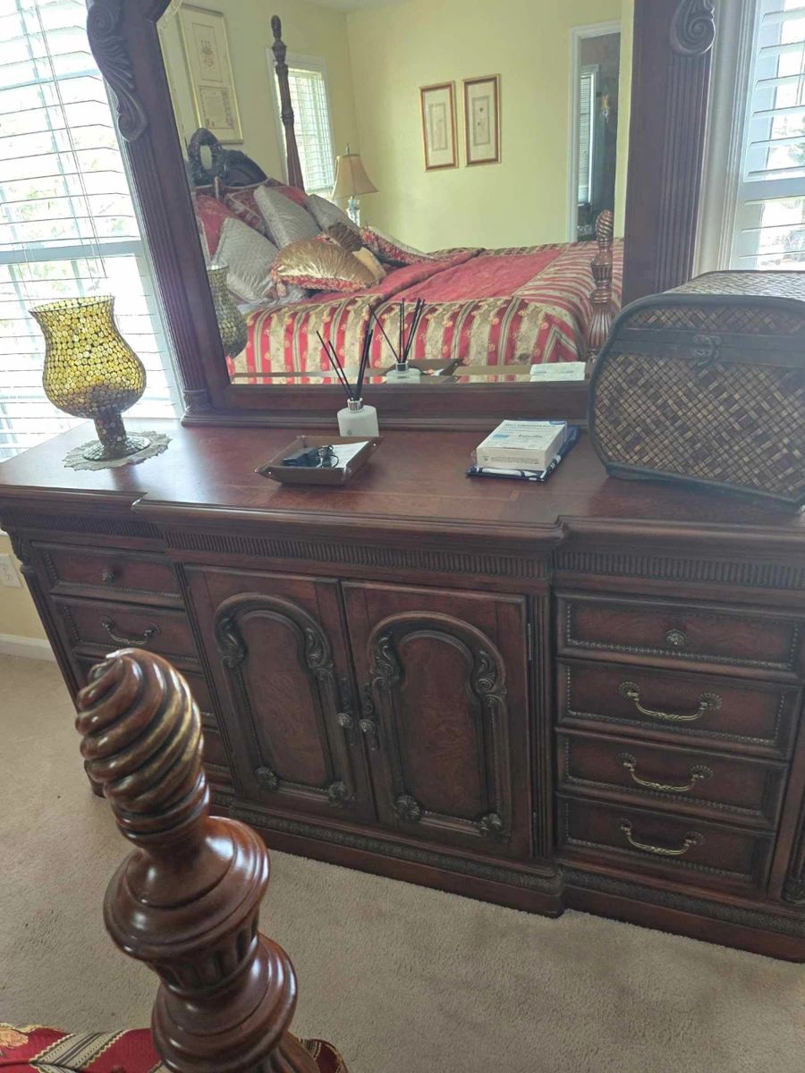 Beautiful Estate Sale in Cary! starts on 3/22/2024