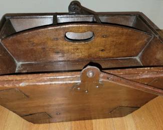 Wood basket with divider