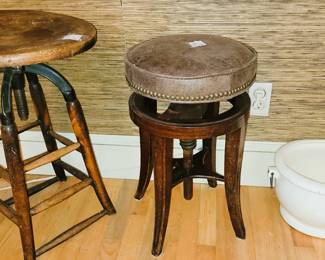 Piano stools 