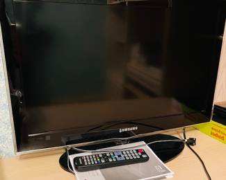 Samsung Computer Monitor. 24".