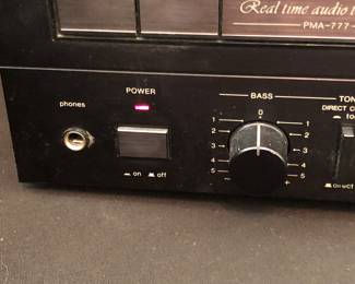 Denon PMA-777 Component pre-main amplifier.
