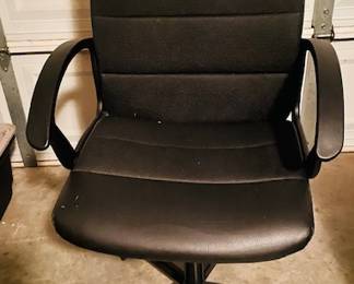 Swivel Office Desk Arm Chair.