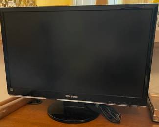 Samsung Computer Monitor. 24".
