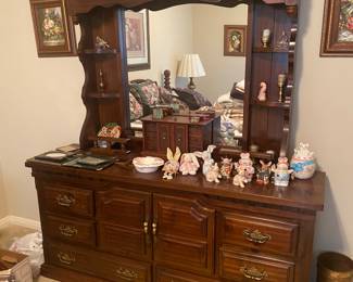 Nice dresser 6 drawer with cabinets and mirror 