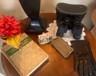 inlaid top of the small end table 