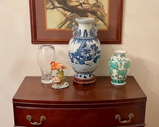 Pretty little 4 drawer chest, Eagle Print, Chinese Porcelain , Imari vase