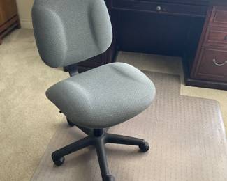 computer/ office chair 
