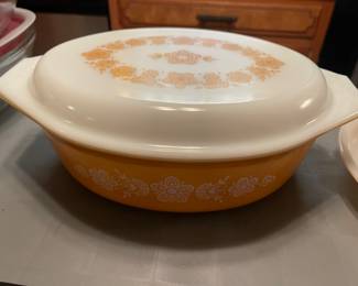 Vintage corning ware covered casserole dish