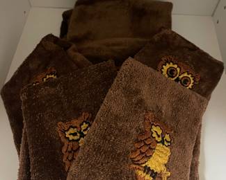 Cute Mid century owl towels