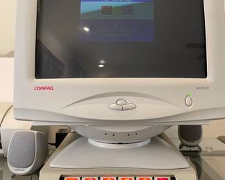 Vintage compaq monitor, super for gaming!