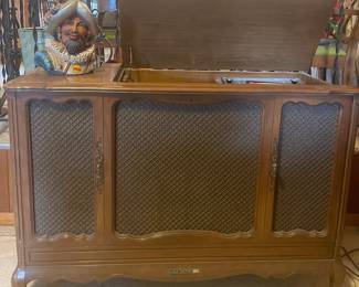 Wow, RCA VICTOR working stereo console. 