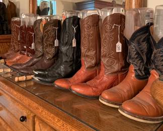 men's 9 1/2 D cowboy boots GALORE