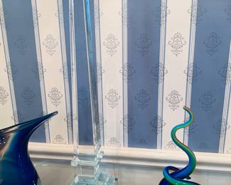 art glass that includes an obelisk on pedestal