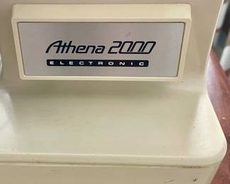 ABM138   $68   SINGER ATHENA 2000 ELECTRONIC SEWING MACHINE    