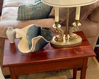ABM085   $48  
 END TABLE,   POTTERY

 BRASS LAMP (SOLD)