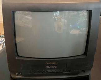 PANASONIC TV/FM RADIO/VHS
