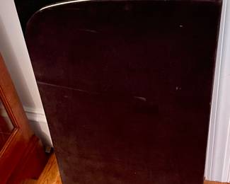 ABM074   $2,600       
BOB TIMBERLAKE DINING TABLE W/2-LEAVES & 6-CHAIRS, PADS                                                        