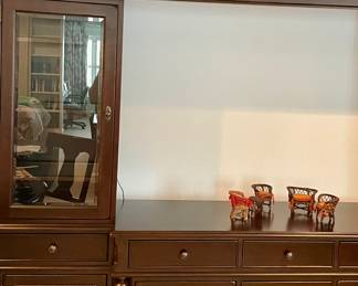 ABM087   $2,400   PAULA DEEN WALL UNIT  