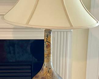 ABM011  $48   BEAUTIFUL DECORATIVE LAMP 