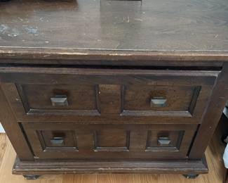 Pair of night stands.