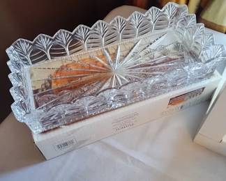 Crystal bread tray
