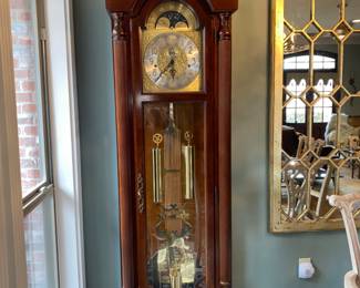 Triple chime Sligh Grandfather Clock. Untested but was told it worked. Case is in beautiful condition. You will have to make special arrangements to move it and bring help. $300.00