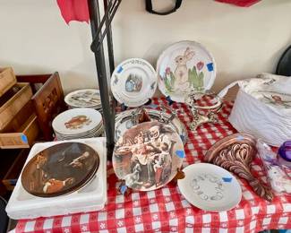 Vintage decorative plates