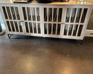 4-door console cabinet