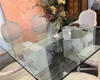 Glass top table with 6 chairs beautiful 
