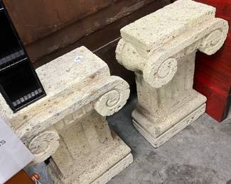 Stone legs for a glass top 