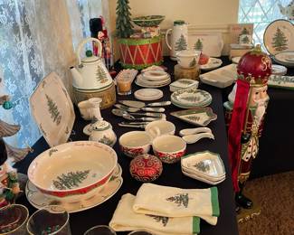 Hundreds of pieces of Spode Christmas dishware.