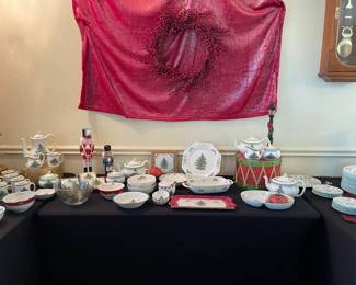 Hundreds of pieces of Spode Christmas dishware.