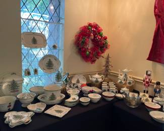 Hundreds of pieces of Spode Christmas dishware.