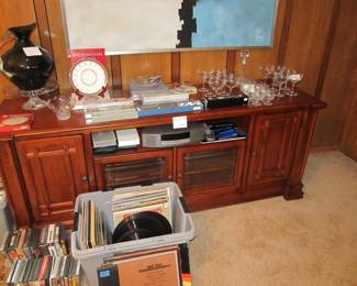 Incredible console/entertainment cabinet