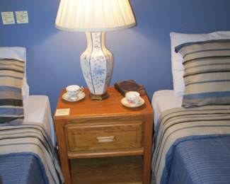 Mid-century STANLEY bedroom set, nightstand