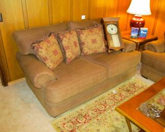 HAVERTY'S very comfy loveseat