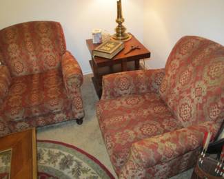 HAVERTY'S distinguished pair of club chairs 