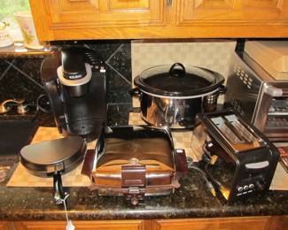 A nice selection of small appliances in excellent condition! 