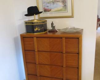 Vintage mid-century STANLEY full bedroom set, chest of drawers