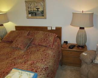 Vintage mid-century STANLEY full bedroom set, nightstand, full-size headboard and frame, mattress set, designer lamps