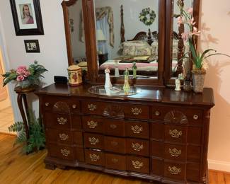 Thomasville bedroom suite