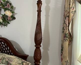 Queen-sized bed by Thomasville (detail)