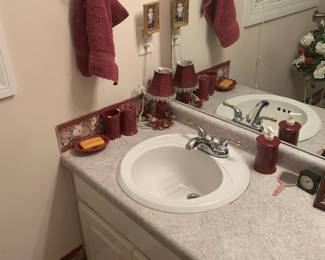Burgundy bath accessories
