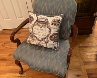 Upholstered arm chair 