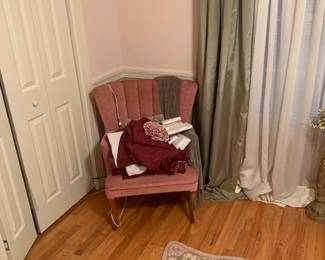 Scallop-backed chair