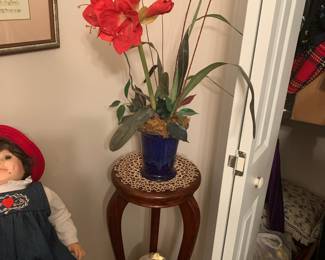 Plant stand (1 of 2)